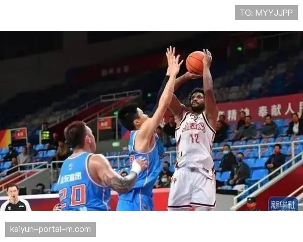 突破回合犯规率升至8.5% 裁判尺度影响比赛走势